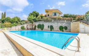 Six-Bedroom Holiday Home in Modica
